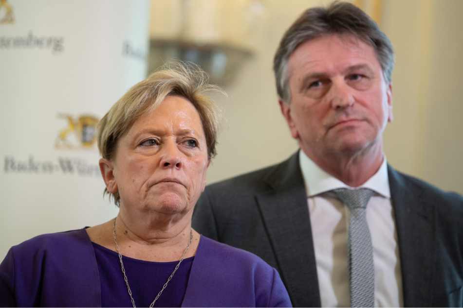 Baden-Württembergs Kultusministerin Susanne Eisenmann (55, CDU, links im Bild) und Gesundheitsminister Manne Lucha (59, Grüne).