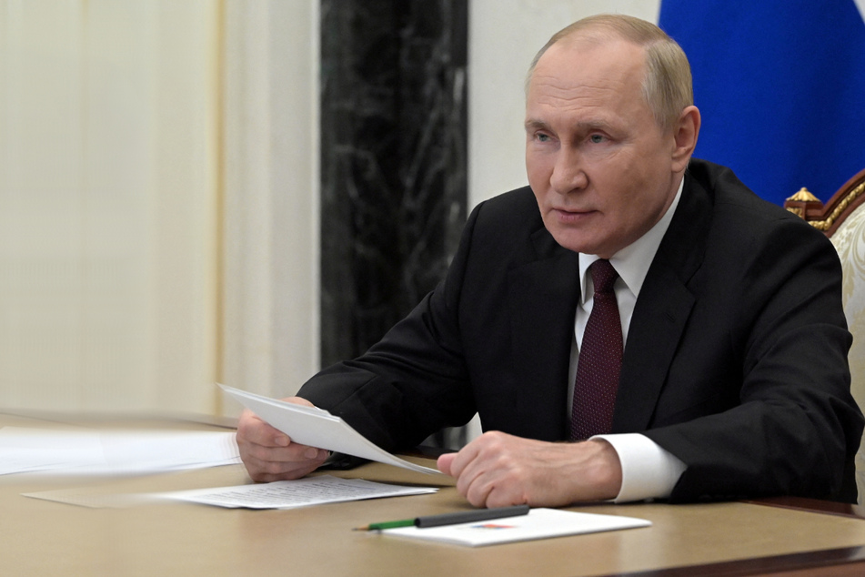 Putin presses "dirty bomb" claim and says Ukraine has become a tool of the US