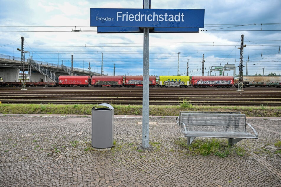 Zum Jahreswechsel ist die Außerbetriebnahme der Oberleitungsanlage terminiert.