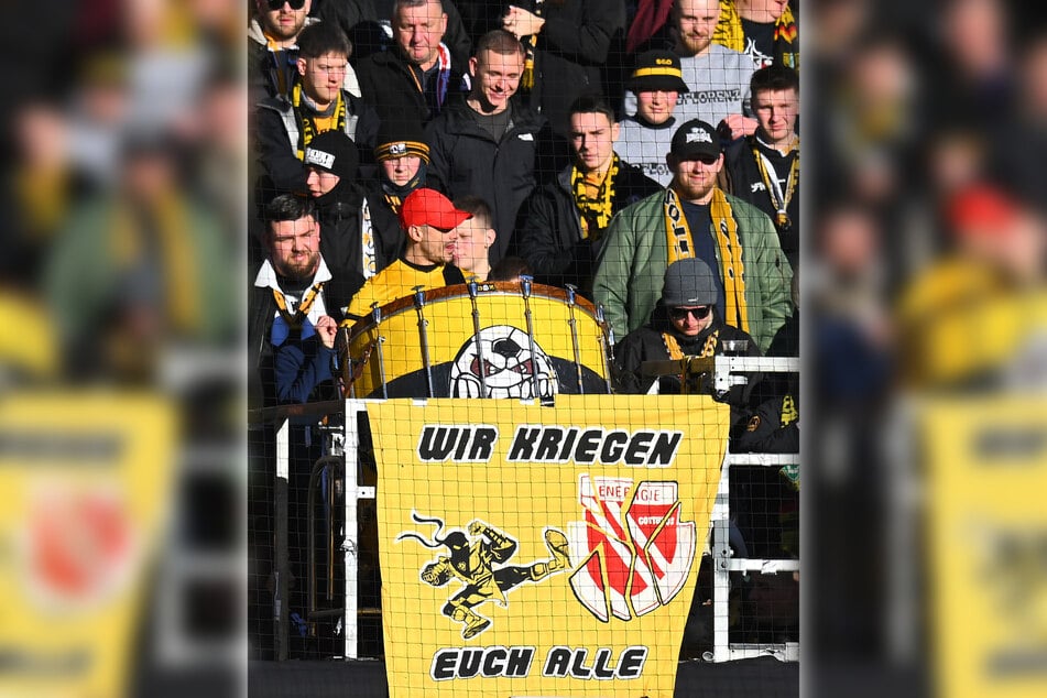 Unmissverständliche Botschaften: Dynamo- und Cottbus-Fans liefern sich seit Jahren ihre Scharmützel.
