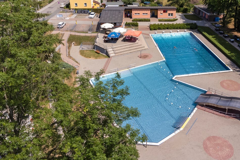 Chemnitz: Wetter zu schlecht: Chemnitzer Freibad bleibt über Pfingsten zu