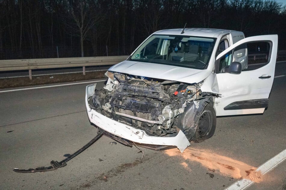Das Fahrzeug wurde stark beschädigt.