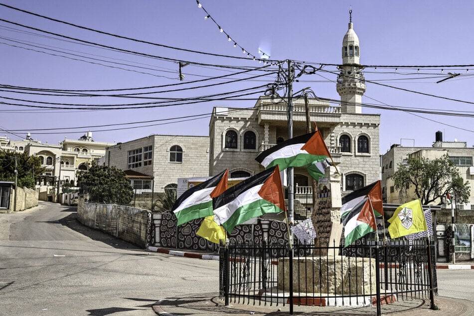 UN warns of "ethnic cleansing" as Israel displaces tens of thousands of Palestinians in West Bank