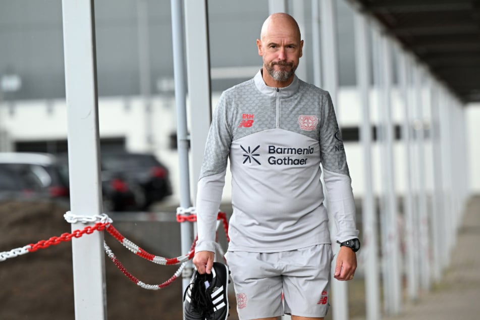 Erik ten Hag tritt zur neuen Saison die Nachfolge von Meistertrainer Xabi Alonso an.