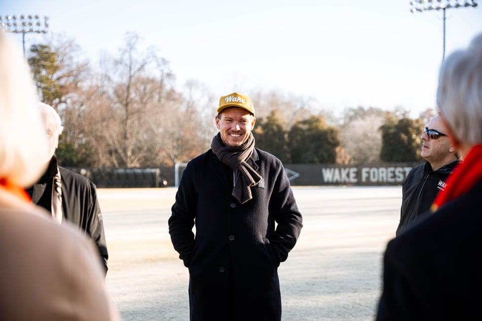 Julian Nagelsmann (38, M.) Anfang Dezember bei einem Besuch auf dem Gelände der Wake Forest University in North Carolina.