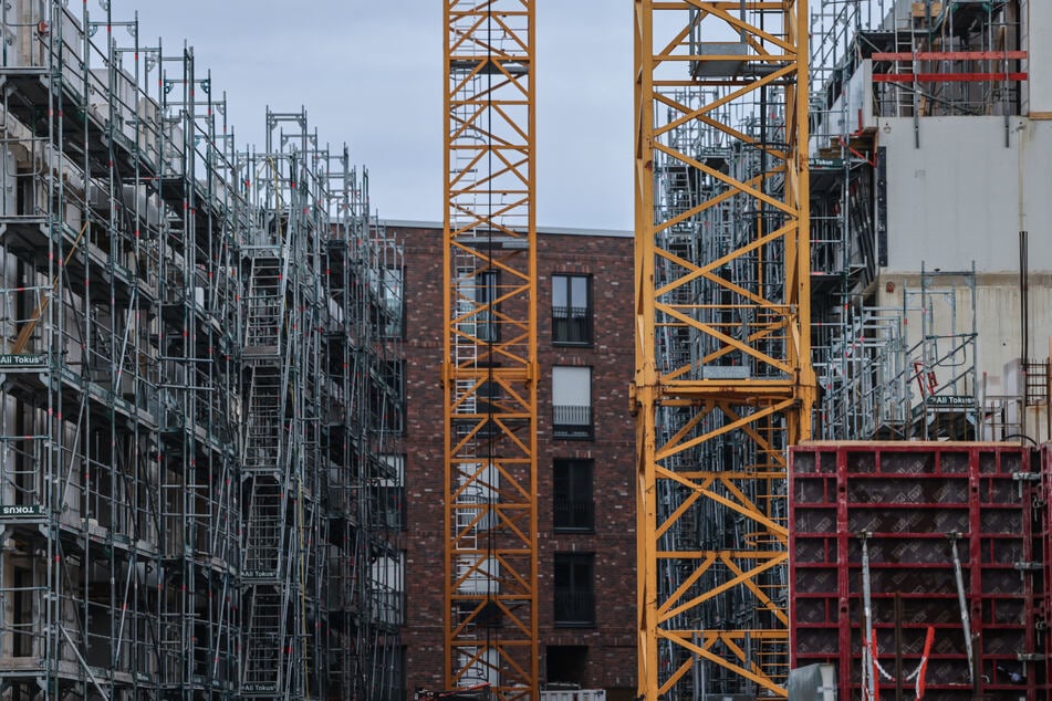 Auf einer Baustelle in der Ferdinandstraße in Köln-Mülheim wurde ein Arbeiter am Dienstagvormittag bei einem Erdrutsch verschüttet. (Symbolfoto)
