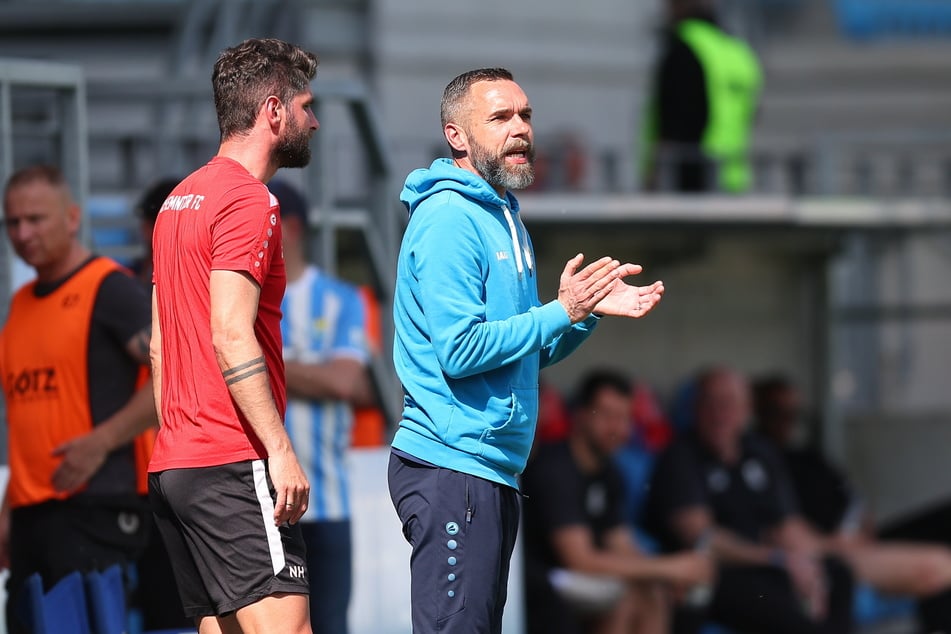 Von Trainer Christian Tiffert (42) gab es ein Lob für Ole Schiebold.