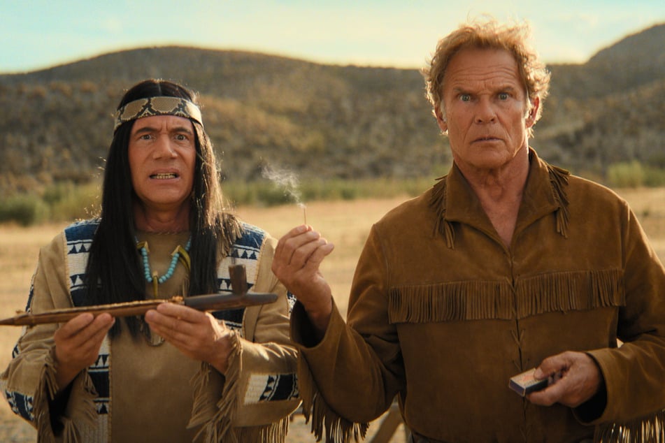 Michael Bully Herbig ("Abahachi") und Christian Tramitz ("Ranger") in einer Szene des Films "Das Kanu des Manitu".