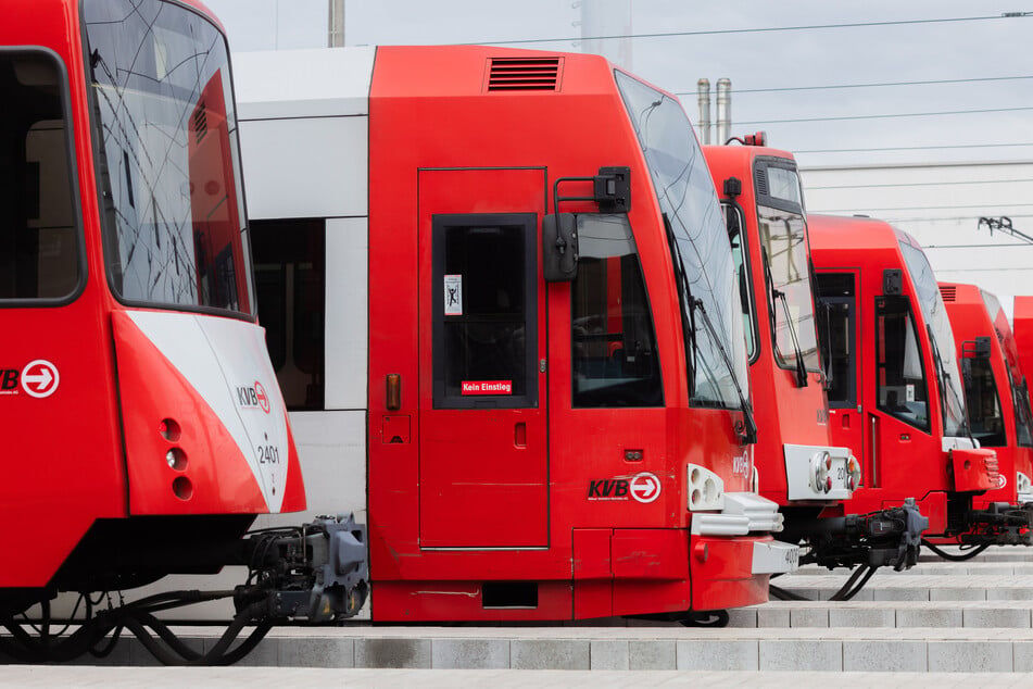 Die KVB stellt den Stadtwerken Bonn bis zum 15. August weiter Stadtbahnen zur Verfügung.