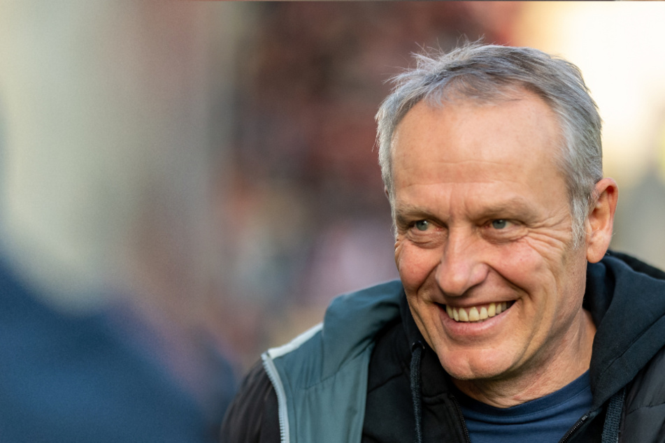Freiburgs Coach Christian Streich hat durchaus Sinn für Humor (Archivbild).