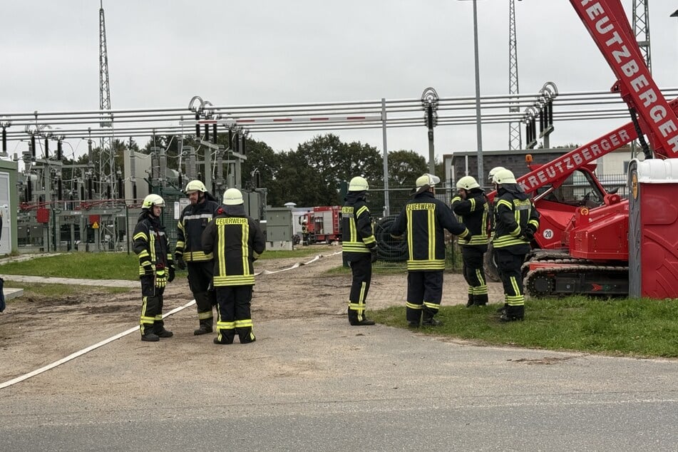 In Linden (Kreis Dithmarschen) ist ein Brand an einer Mittelspannungsanlage ausgebrochen.