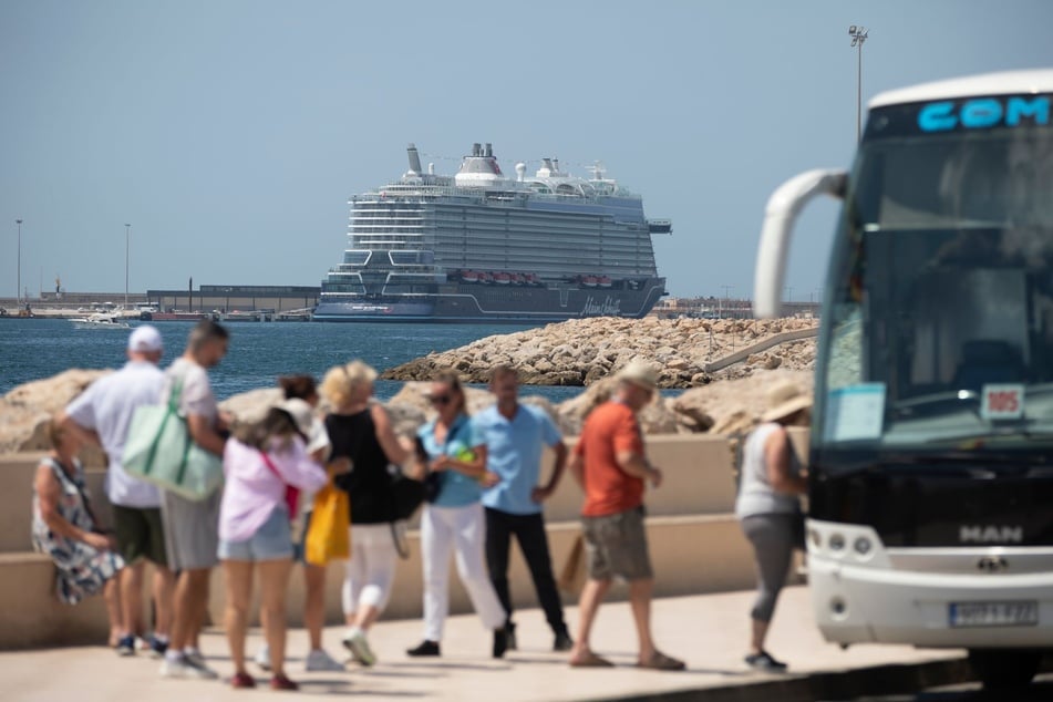 Auch auf dem Kreuzfahrtschiff kann das Büchlein angewendet werden.