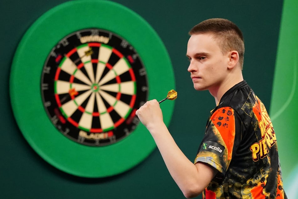 Ricardo Pietreczko (30) trifft im Achtelfinale der darts-WM am Montag auf Nathan Aspinall.