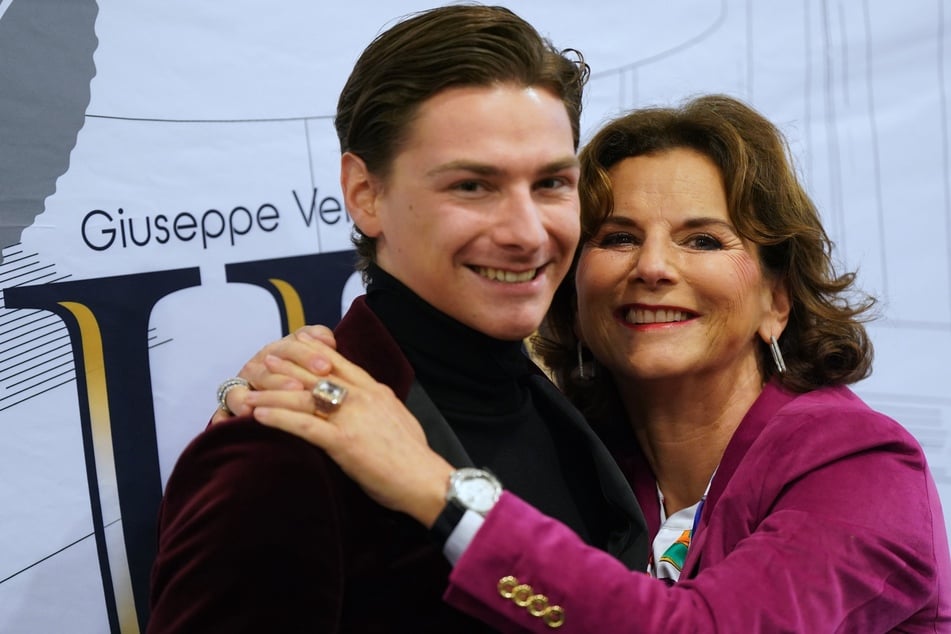 Claudia Obert (64) schwebt seit Sommer 2022 mit Partner Max Suhr (27) auf Wolke sieben. (Archivbild)