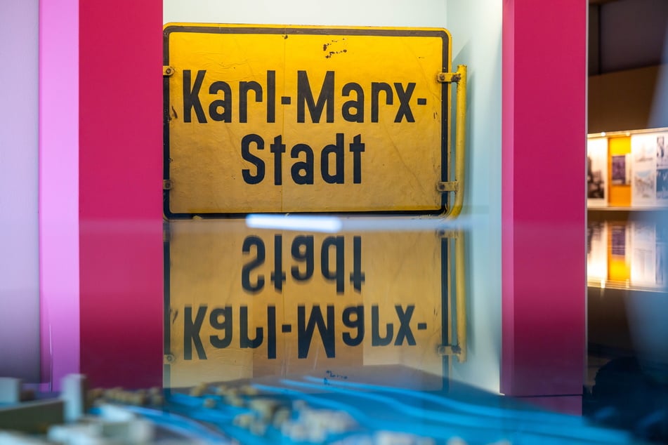 Die Ausstellung widmet sich der Chemnitzer Geschichte von 1953 bis 1990.