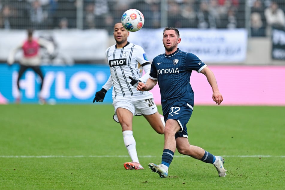 In der kommenden Saison will Maximilian Wittek (30, r.) mit dem VfL Bochum wieder angreifen. Um ein Haar wäre das aber gar nicht mehr möglich gewesen.
