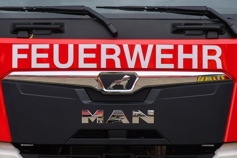 Die Feuerwehr ist am Sonntagnachmittag mit mehreren Einsatzwagen zur Rosenstraße in Taunusstein ausgerückt. (Symbolbild)