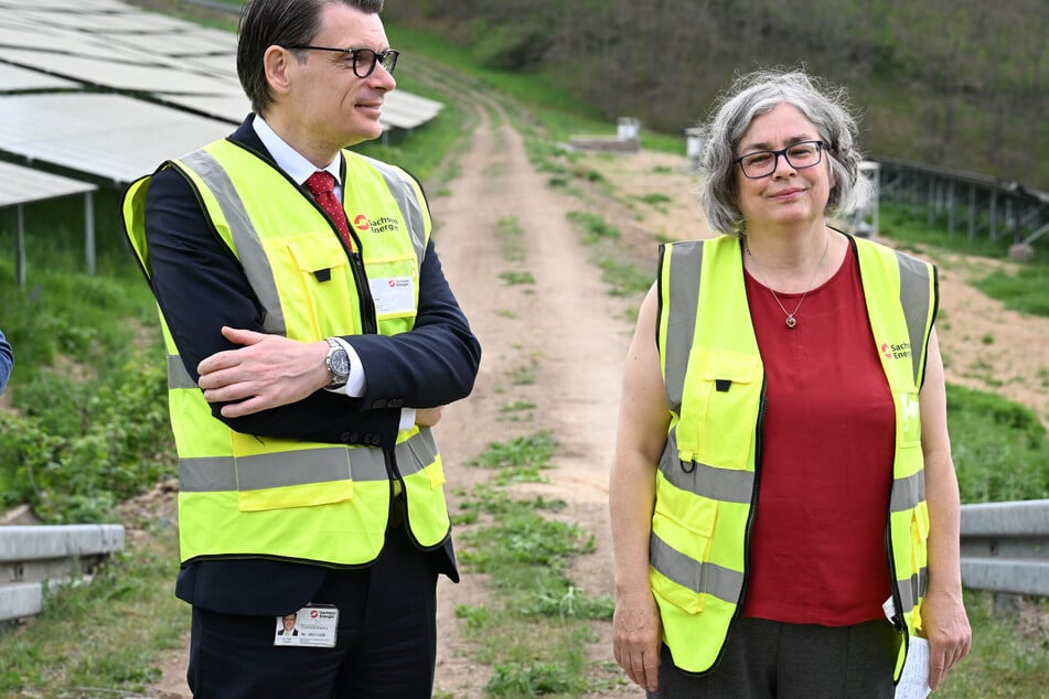SachsenEnergie-Vorstand Axel Cunow (47) und Umweltbürgermeisterin Eva Jähnigen (60, Grüne).