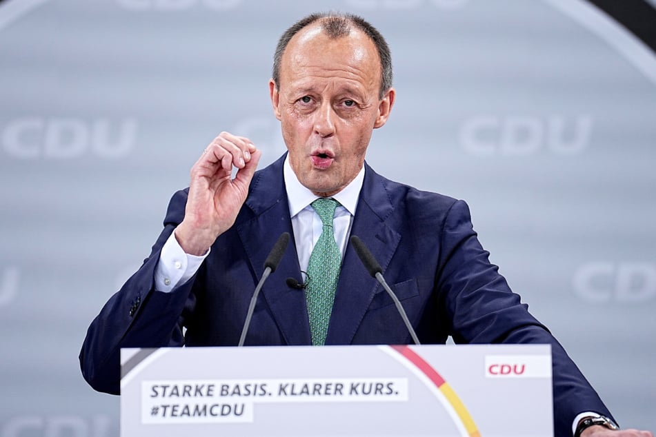 Wirtschaftspolitiker Friedrich Merz (66) ist mit einer überzeugenden Mehrheit zum neuen Vorsitzenden der CDU gewählt worden.