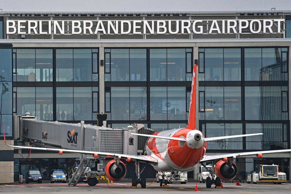 Der neue Hauptstadtflughafen BER sollte nach Meinung von CDU und FDP schnellstmöglich ausgebaut werden.