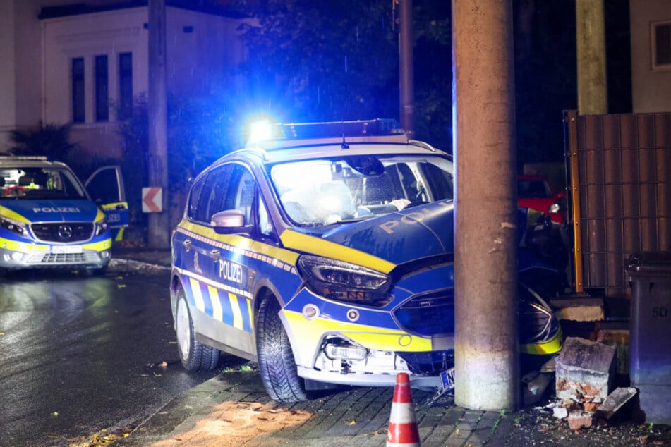 Der Streifenwagen war nach dem heftigen Crash nicht mehr einsatzfähig und musste abgeschleppt werden.