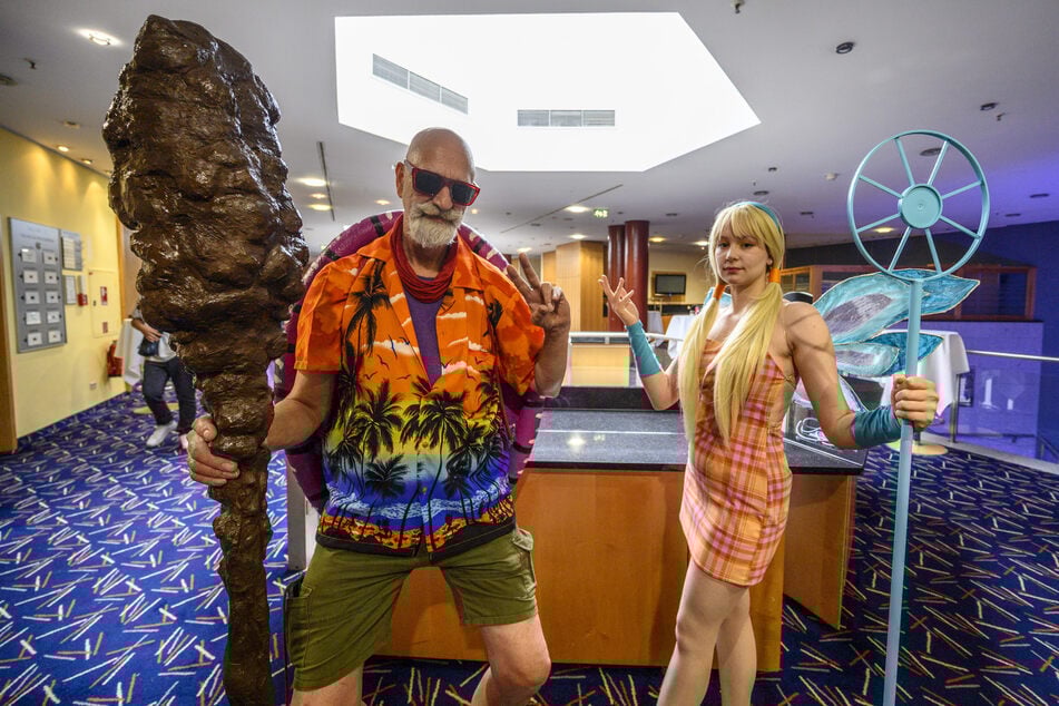 Auch Thomas Schreiber (58) aus Dresden begeistert sich für die Cosplay-Szene. Er reiste zusammen mit Tochter Irene Bender (24) an.