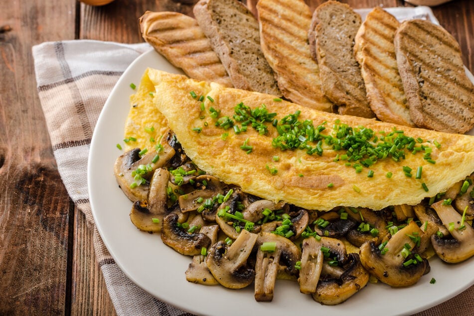 Omelette mit Pilzen und Käse