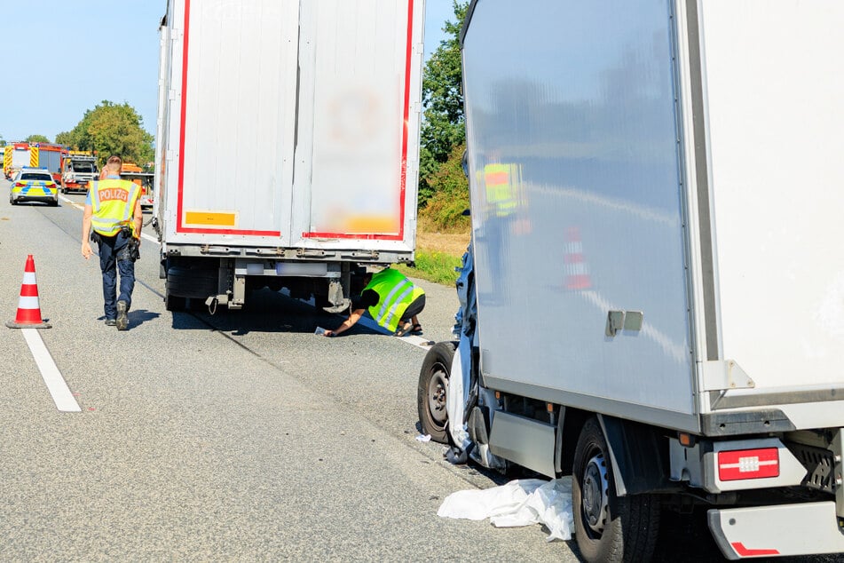 Die Polizei nahm den Unfall vor Ort auf, die Ermittlungen zum genauen Hergang laufen auf Hochtouren.