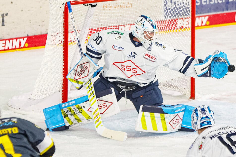 Comeback nach acht Monaten Pause: Eishockey-Goalie aus den Birken überrascht mit diesem Detail