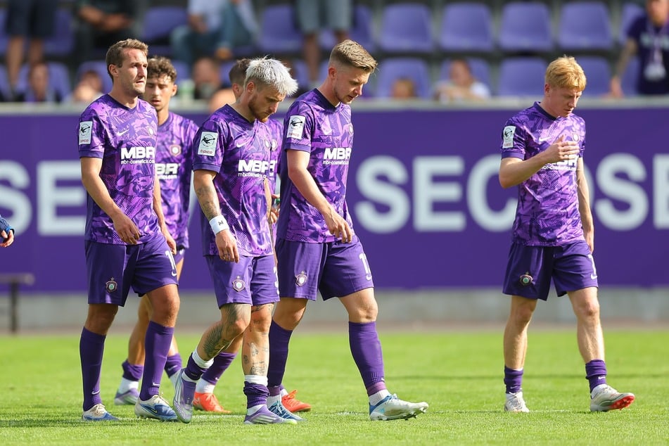 Nach der 0:3 Pleite gegen Viktoria Köln können die Veilchen nur noch den Kopf hängen lassen.