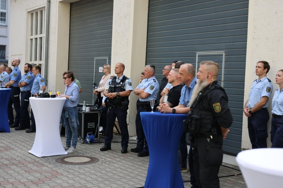 Über Zuständigkeitsgrenzen hinweg bestreifen Kräfte beider Behörden gemeinsam regelmäßig Areale wie den Leipziger Hauptbahnhof sowie den Bürgermeister-Müller-Park.