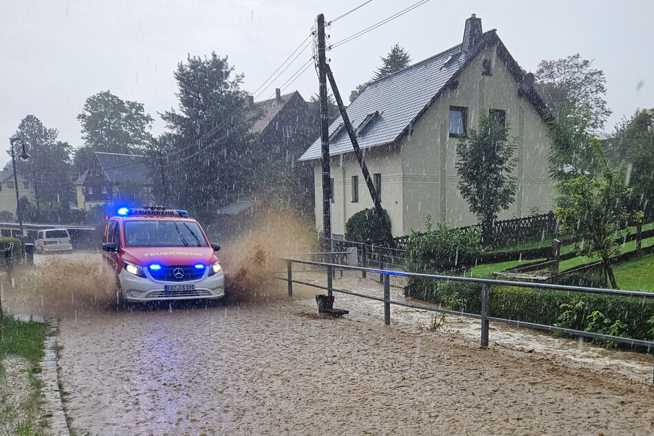 In Oberscheibe trat der Dorfbach über die Ufer.