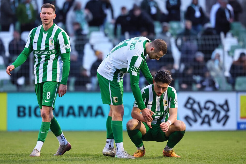 In der Winterpause muss möglichst ein sehr guter Trainer gefunden werden, der die Spieler der BSG Chemie Leipzig wieder aufpäppeln kann.