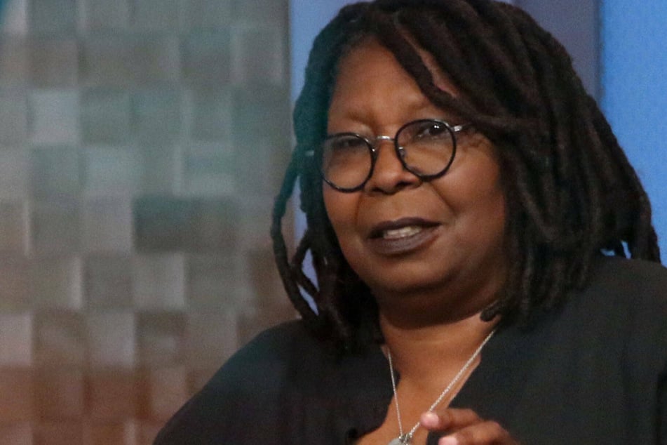 Following her controversial remarks, Whoopi Goldberg took to Twitter to apologize to the Jewish community.