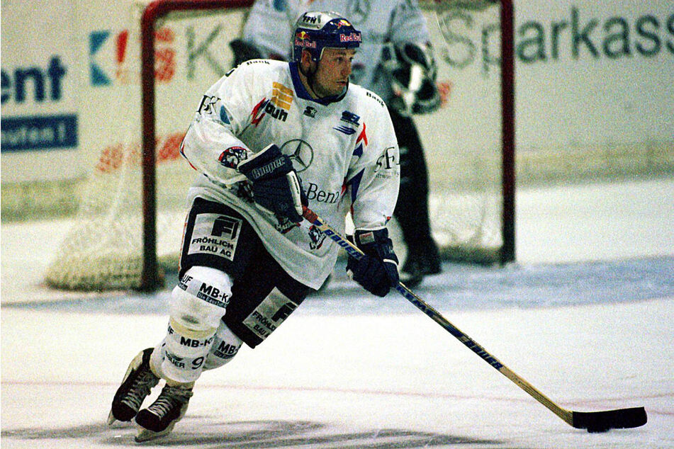 Morgan Samuelsson (†55) hier im Trikot der Kassel Huskies 1997.