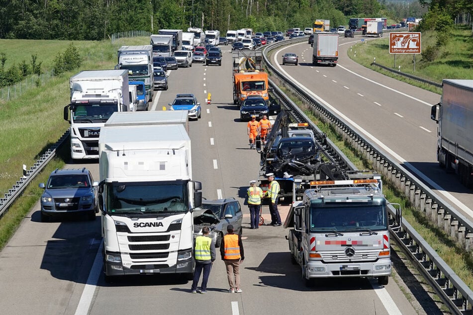 Auf der A13 (Fahrtrichtung Dresden) ereignete sich am Stauende ein schwerer Verkehrsunfall.