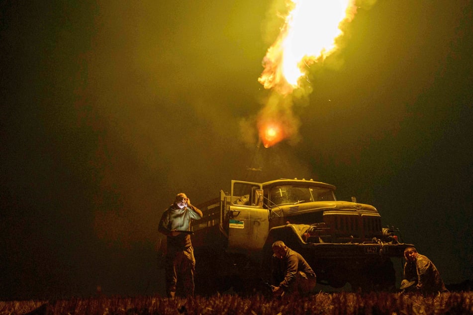 Ukraine-Krieg: Brände, Verletzte und eine Tote nach russischen Angriffen