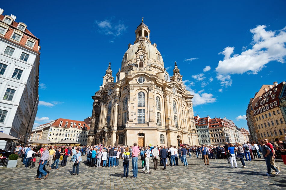 Die Frauenkirche in Dresden ist ein bedeutendes Gotteshaus, Wahrzeichen und Touristenziel.