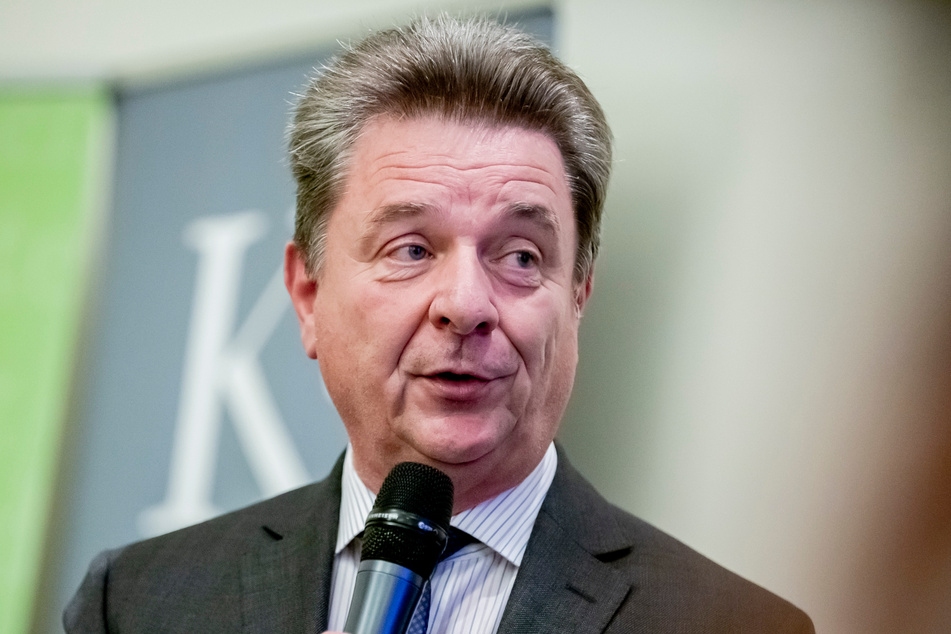 Magdeburgs ehemaliger Oberbürgermeister Lutz Trümper (67, SPD) hat den Job als Intel-Berater aufgegeben.