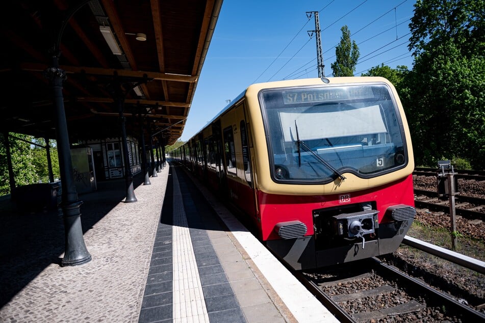 Ende 2019 begann die umfassende Sanierung von fast 1000 Wagen bei der Berliner S-Bahn. (Archivbild)