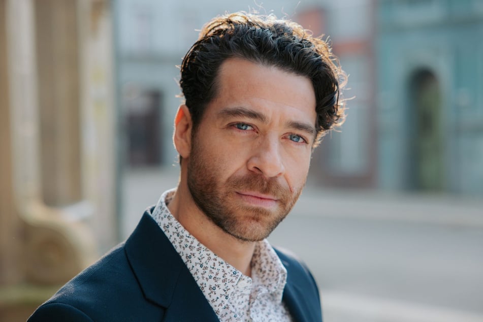 Patrick Fernandez (40) verkörpert bei GZSZ die Rolle des Carlos Alvarez.