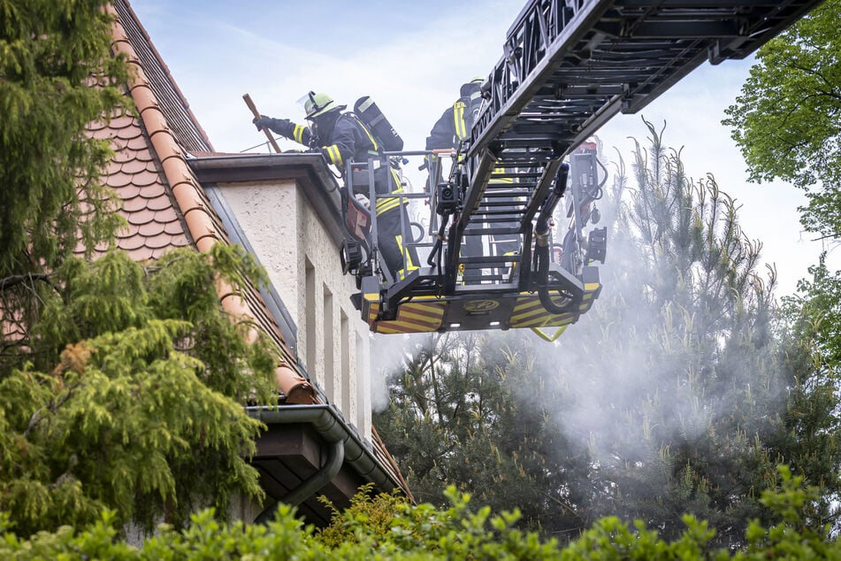 Gegen 8.50 Uhr brach in einer Erdgeschosswohnung ein Feuer aus.