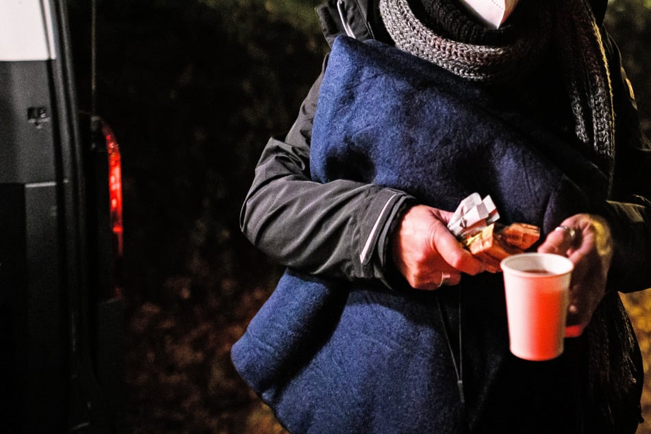 In Frankfurt leben laut Schätzungen rund 300 Menschen auf der Straße. Mit Kältebussen soll ihnen bestmöglich geholfen werden. (Symbolbild)