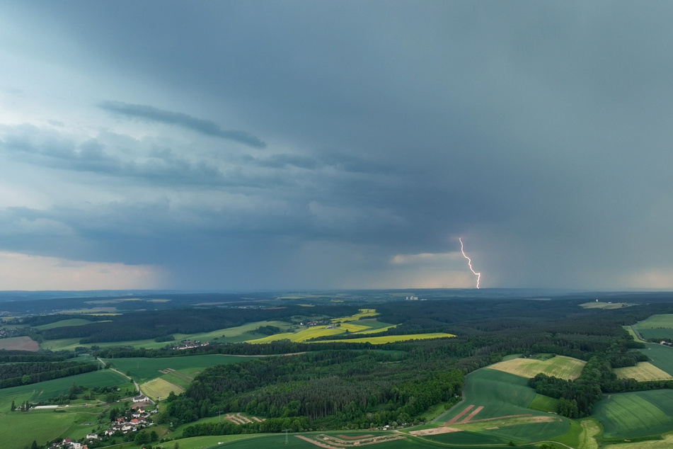 In Thüringen wurde der Frühsommer am Montag vielerorts mit Gewittern vertrieben.