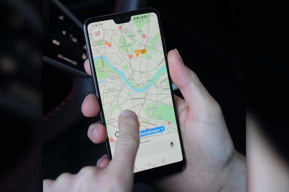 "Waze" ist in Deutschland eher noch ein Geheimtipp und als "Google-Maps-Alternative" bekannt. In Frankreich oder Italien nutzen dagegen Millionen Autofahrer tagtäglich die Navigations-App.