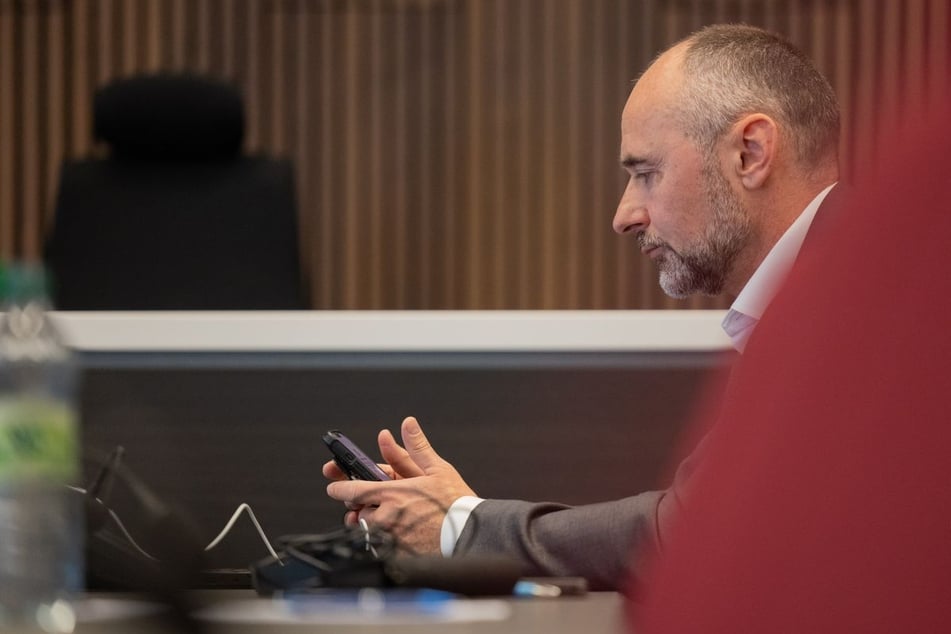 Rechtsanwalt Kai-Uwe Steck (53) wurde vor dem Bonner Landgericht wegen besonders schweren Steuerbetrugs verurteilt.