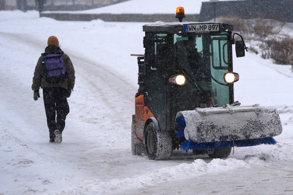 Schnee und Glätte im Norden: Winterdienst im Volleinsatz
