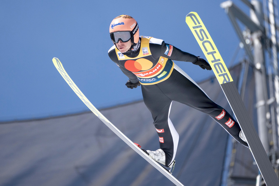 Österreich um den Führenden im Gesamt-Weltcup, Stefan Kraft (30), ging als Sieger im Team-Skifliegen hervor.