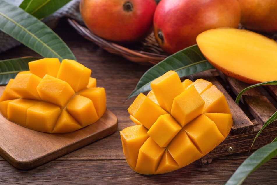 Vollreife Mangos sollten ein weiches Fruchtfleisch haben.