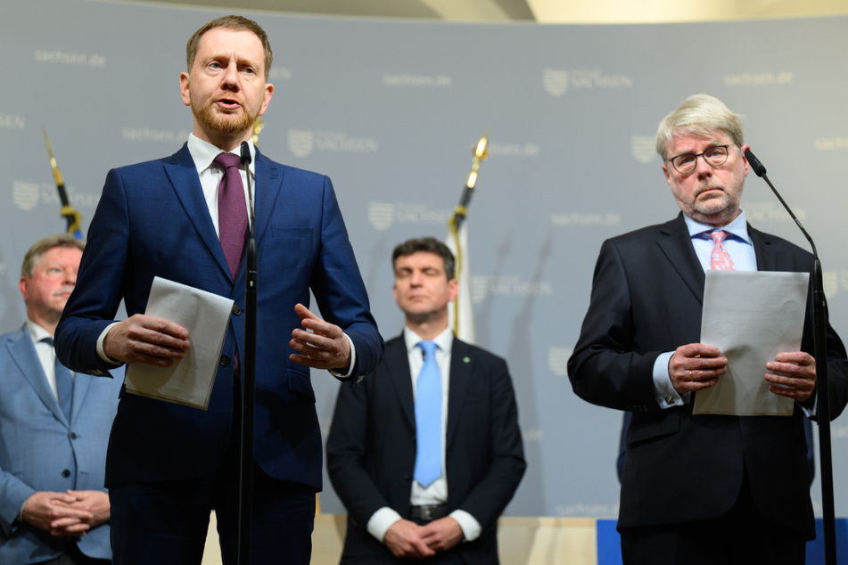Michael Kretschmer (47,CDU, l.) und Hans-Eckhard Sommer (62, CSU, r.), Präsident des Bundesamtes für Migration und Flüchtlinge (BAMF).